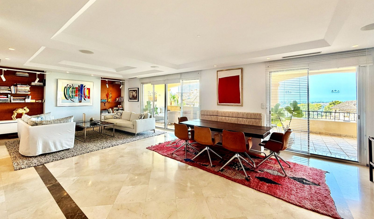 5 Bed Apartment for sale in Nueva Andalucía Costa Del Sol, Málaga, Spain