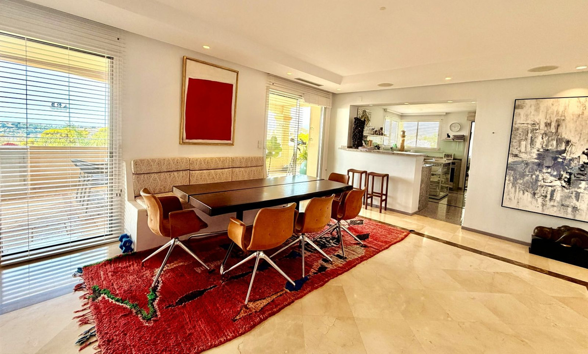 5 Bed Apartment for sale in Nueva Andalucía Costa Del Sol, Málaga, Spain