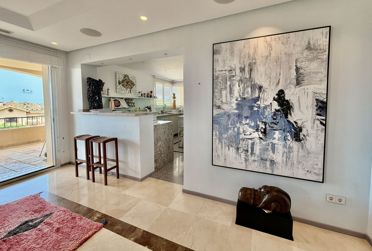5 Bed Apartment for sale in Nueva Andalucía Costa Del Sol, Málaga, Spain
