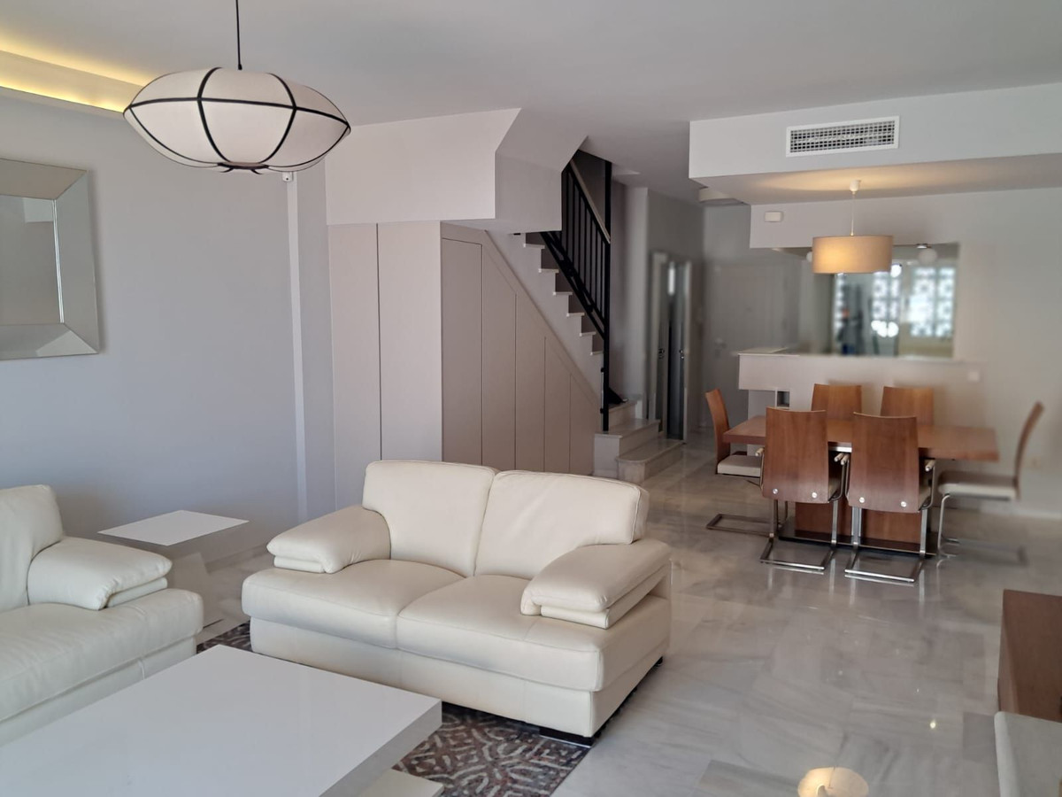 Se vende Villa - Chalet de 3 dormitorios en Costa Del Sol, Málaga, España