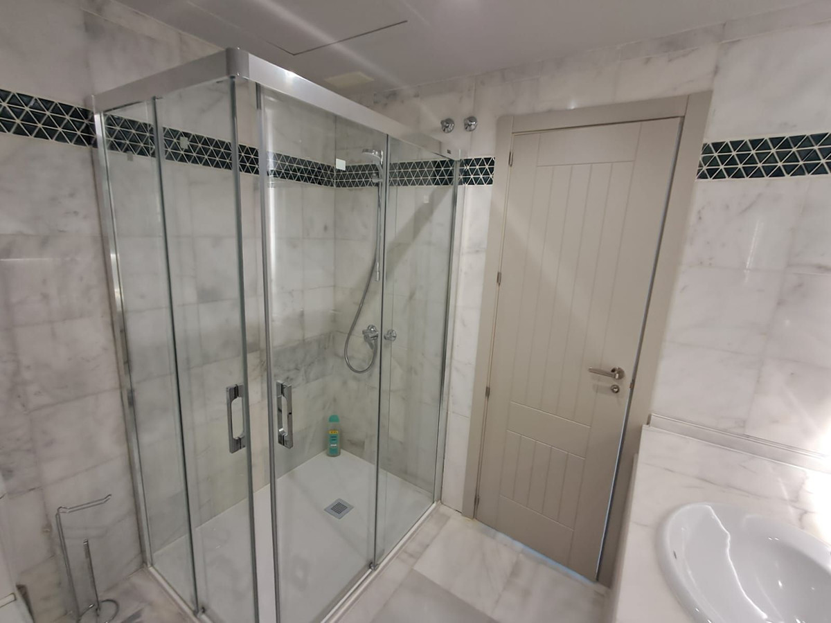 Se vende Villa - Chalet de 3 dormitorios en Costa Del Sol, Málaga, España