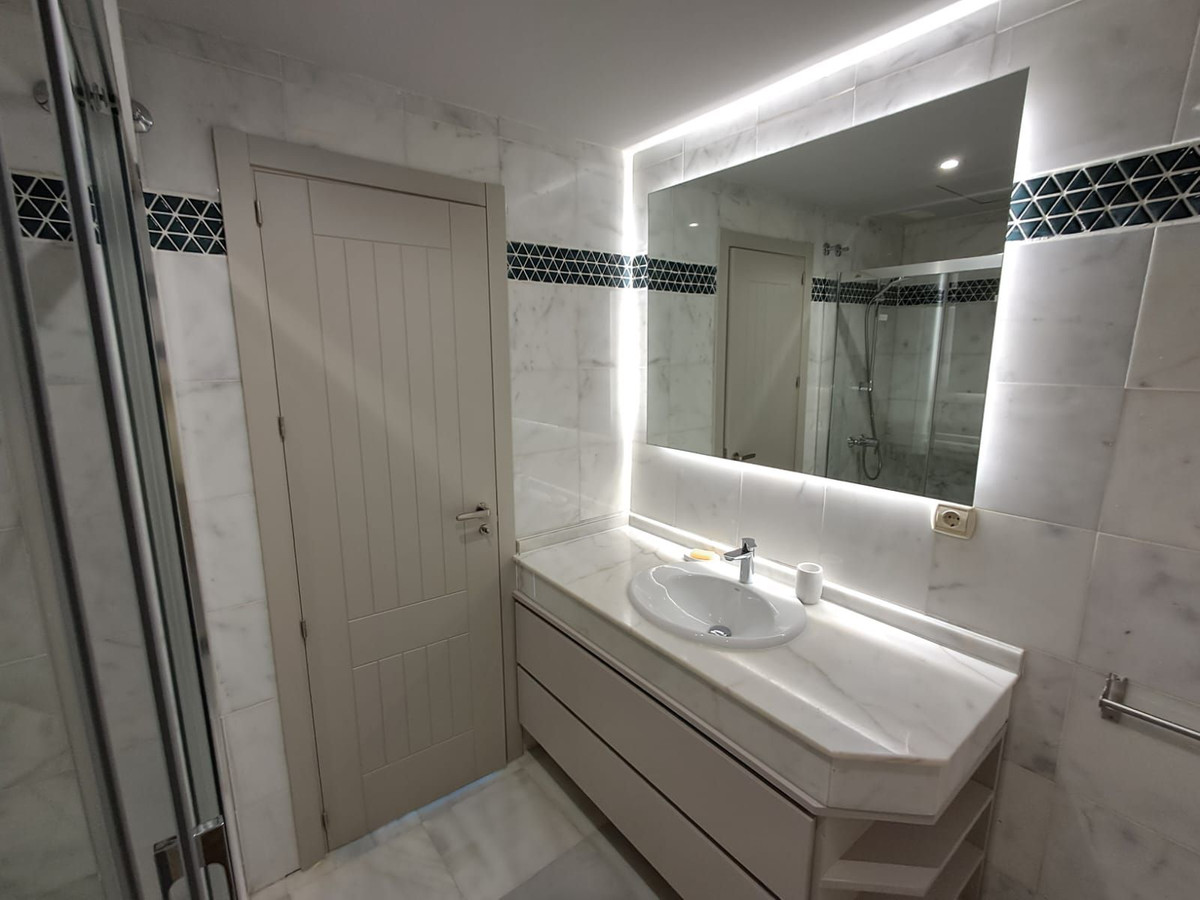 Se vende Villa - Chalet de 3 dormitorios en Costa Del Sol, Málaga, España
