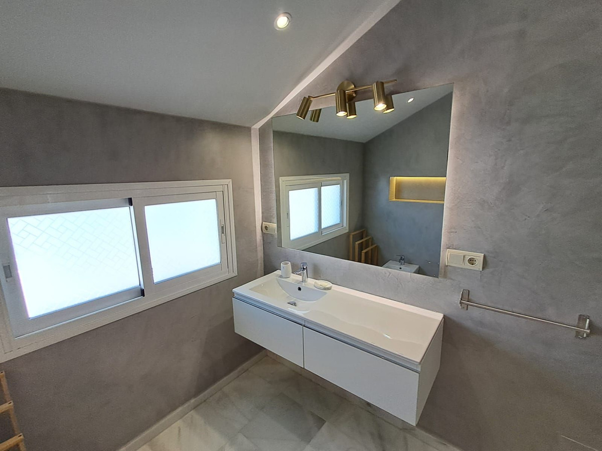 Se vende Villa - Chalet de 3 dormitorios en Costa Del Sol, Málaga, España
