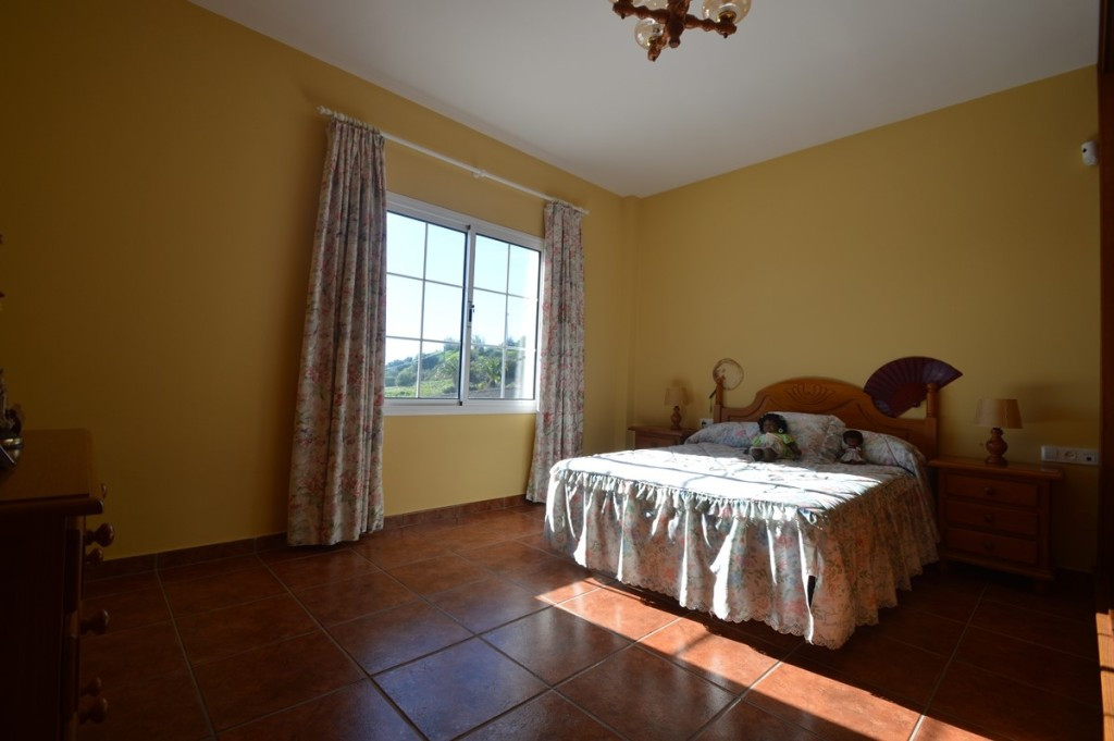 6 Bed Townhouse for sale in Benalmadena Costa Del Sol, Málaga, Spain