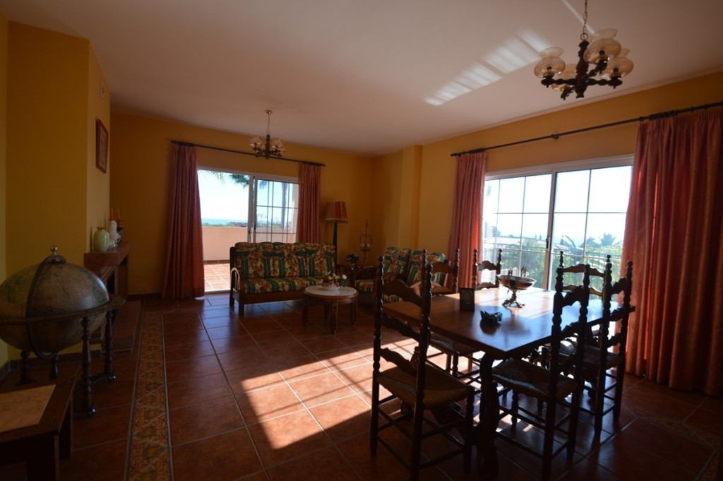 6 Bed Townhouse for sale in Benalmadena Costa Del Sol, Málaga, Spain