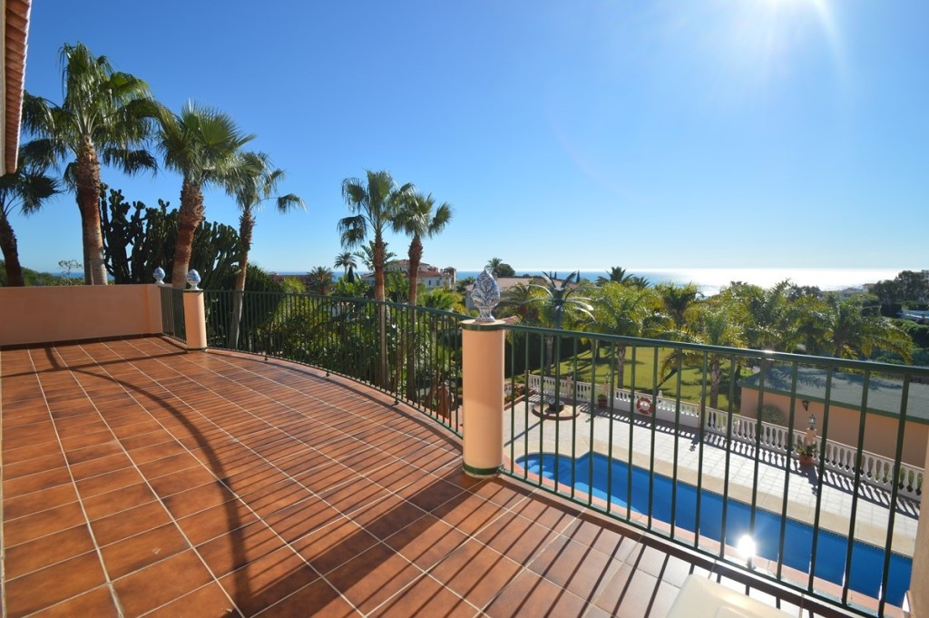 6 Bed Townhouse for sale in Benalmadena Costa Del Sol, Málaga, Spain