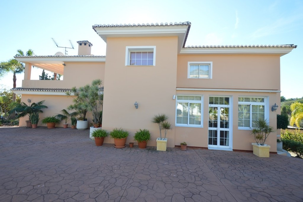 6 Bed Townhouse for sale in Benalmadena Costa Del Sol, Málaga, Spain