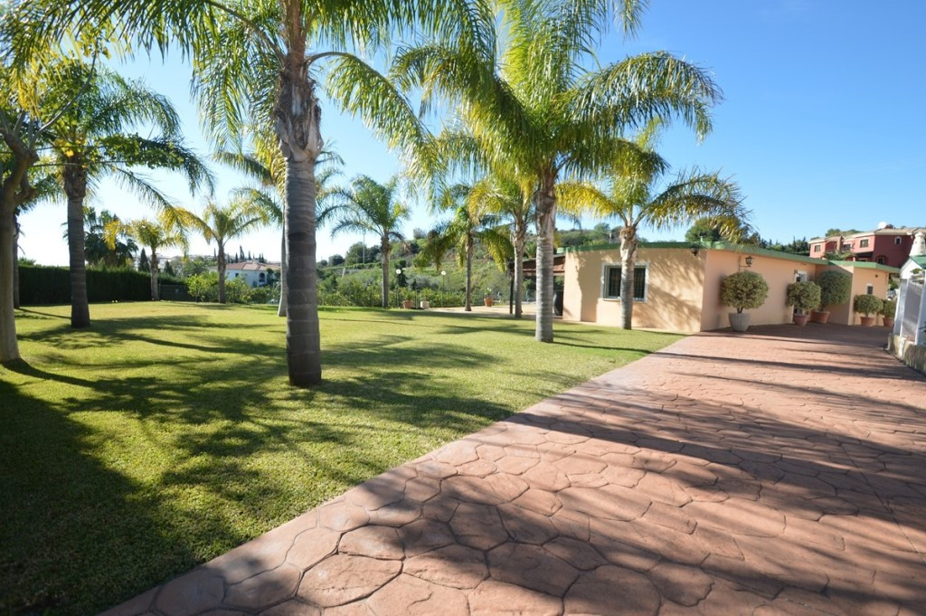 6 Bed Townhouse for sale in Benalmadena Costa Del Sol, Málaga, Spain