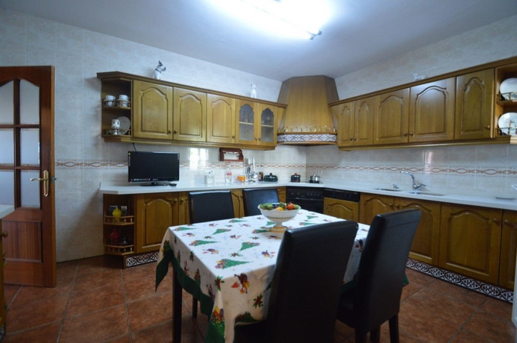 6 Bed Townhouse for sale in Benalmadena Costa Del Sol, Málaga, Spain