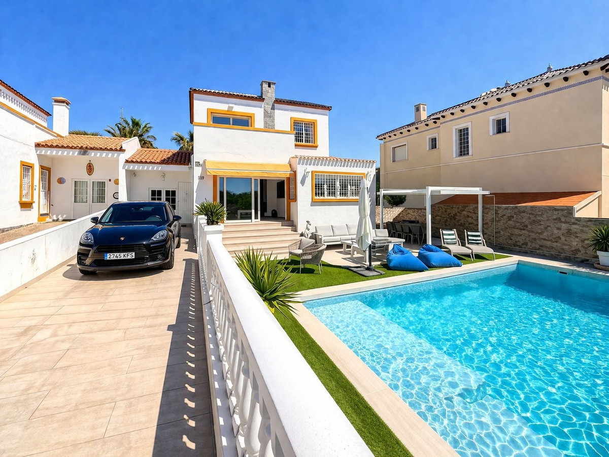 Se vende Villa - Chalet de 3 dormitorios en Costa Blanca, Alicante, España