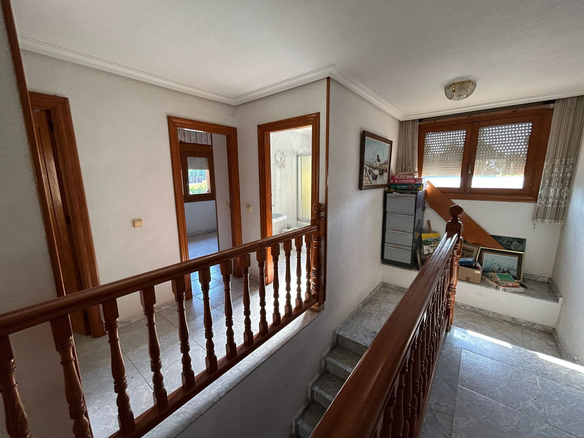 Se vende Villa - Chalet de 6 dormitorios en Costa Blanca, Alicante, España