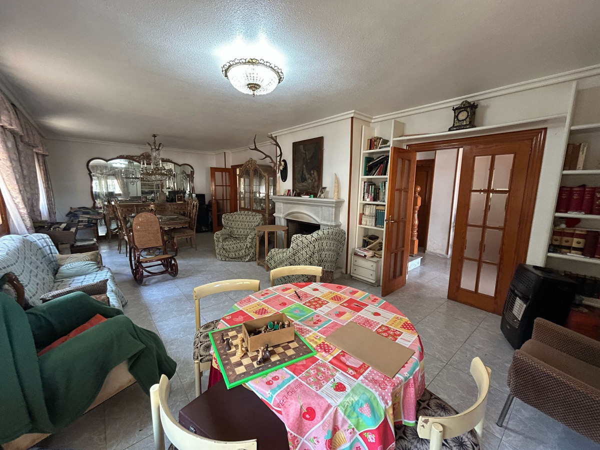 Se vende Villa - Chalet de 6 dormitorios en Costa Blanca, Alicante, España