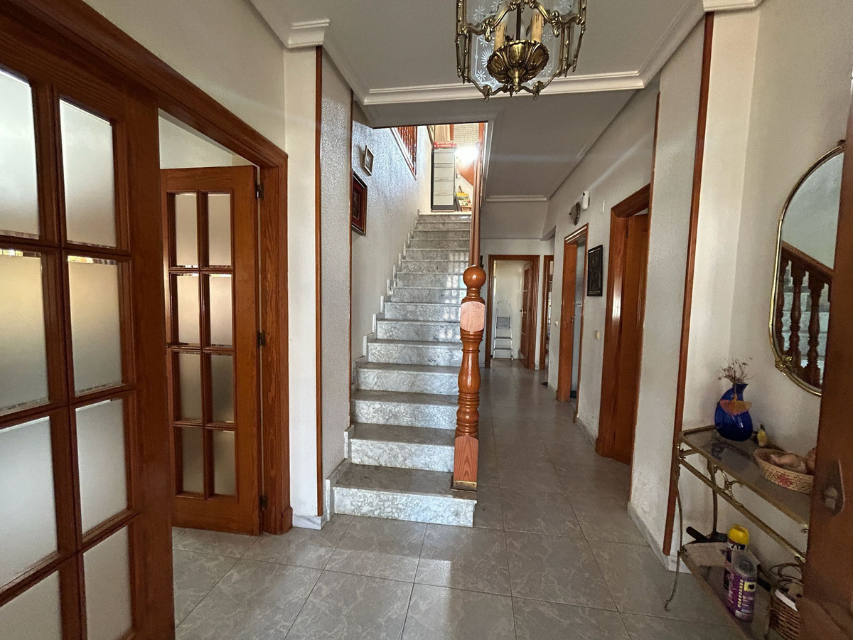 Se vende Villa - Chalet de 6 dormitorios en Costa Blanca, Alicante, España