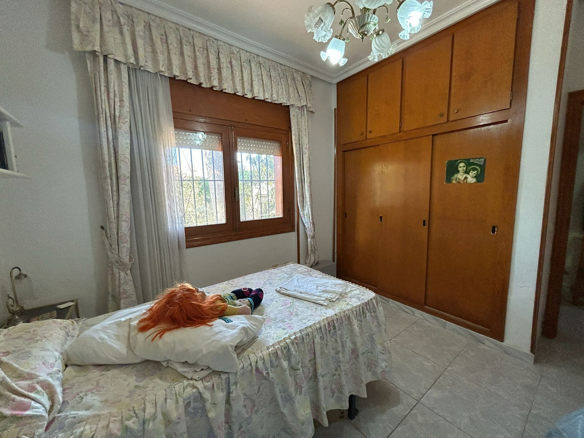 Se vende Villa - Chalet de 6 dormitorios en Costa Blanca, Alicante, España