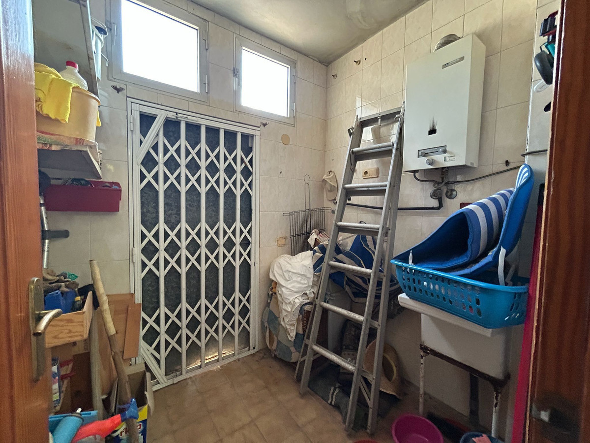 Se vende Villa - Chalet de 6 dormitorios en Costa Blanca, Alicante, España