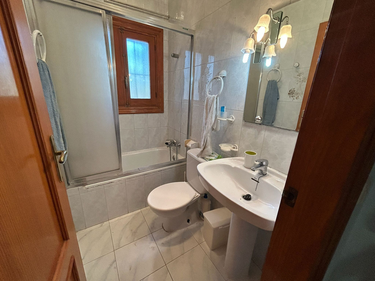 Se vende Villa - Chalet de 6 dormitorios en Costa Blanca, Alicante, España