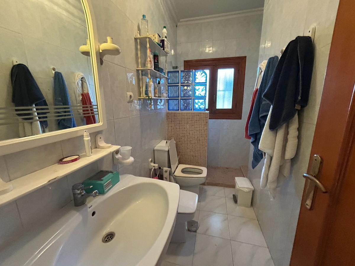 Se vende Villa - Chalet de 6 dormitorios en Costa Blanca, Alicante, España