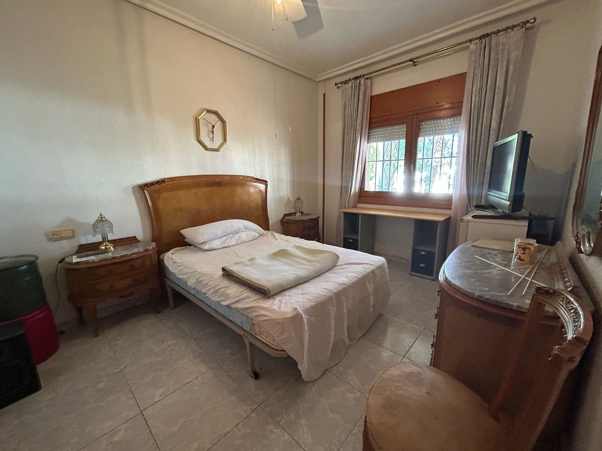 Se vende Villa - Chalet de 6 dormitorios en Costa Blanca, Alicante, España