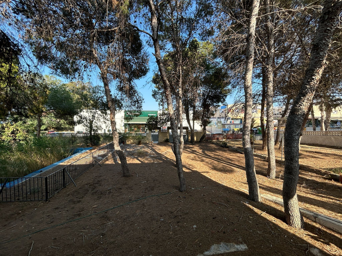 Se vende Villa - Chalet de 6 dormitorios en Costa Blanca, Alicante, España