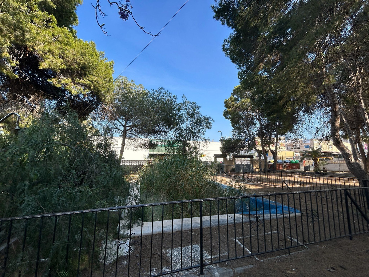 Se vende Villa - Chalet de 6 dormitorios en Costa Blanca, Alicante, España