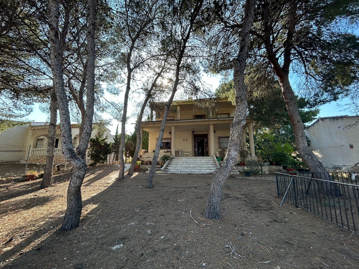 Se vende Villa - Chalet de 6 dormitorios en Costa Blanca, Alicante, España