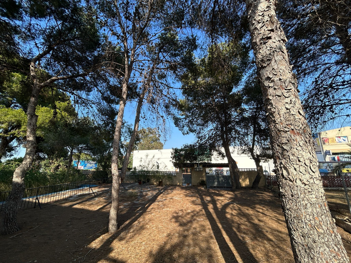 Se vende Villa - Chalet de 6 dormitorios en Costa Blanca, Alicante, España