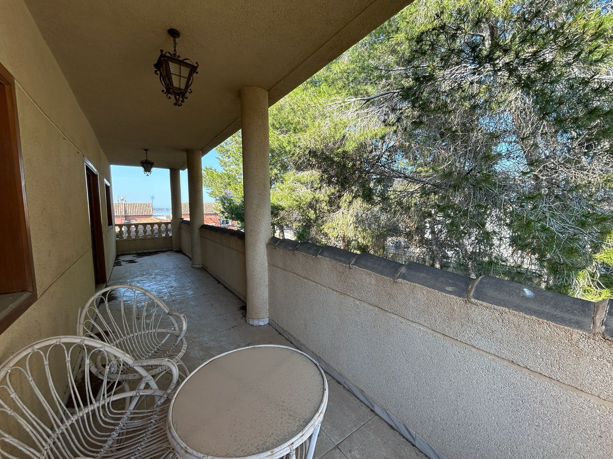 Se vende Villa - Chalet de 6 dormitorios en Costa Blanca, Alicante, España
