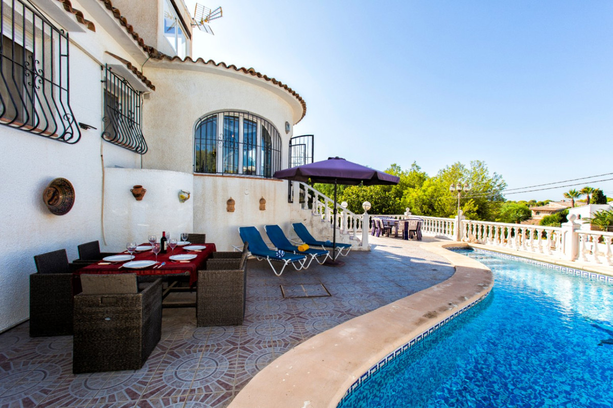 Se vende Villa - Chalet de 4 dormitorios en Costa Blanca, Alicante, España