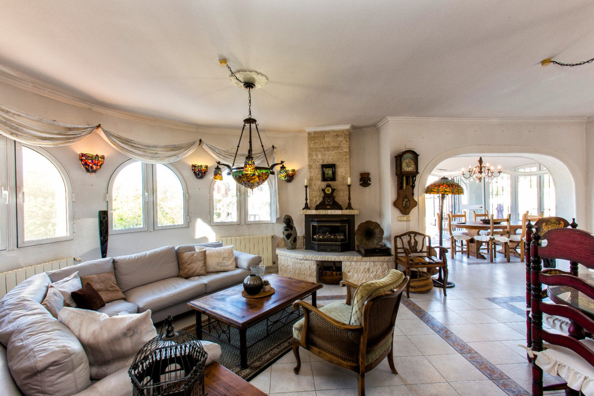 Se vende Villa - Chalet de 4 dormitorios en Costa Blanca, Alicante, España