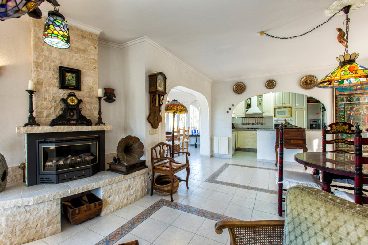 Se vende Villa - Chalet de 4 dormitorios en Costa Blanca, Alicante, España