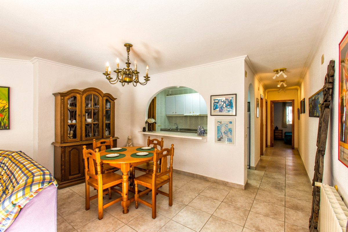 Se vende Villa - Chalet de 4 dormitorios en Costa Blanca, Alicante, España