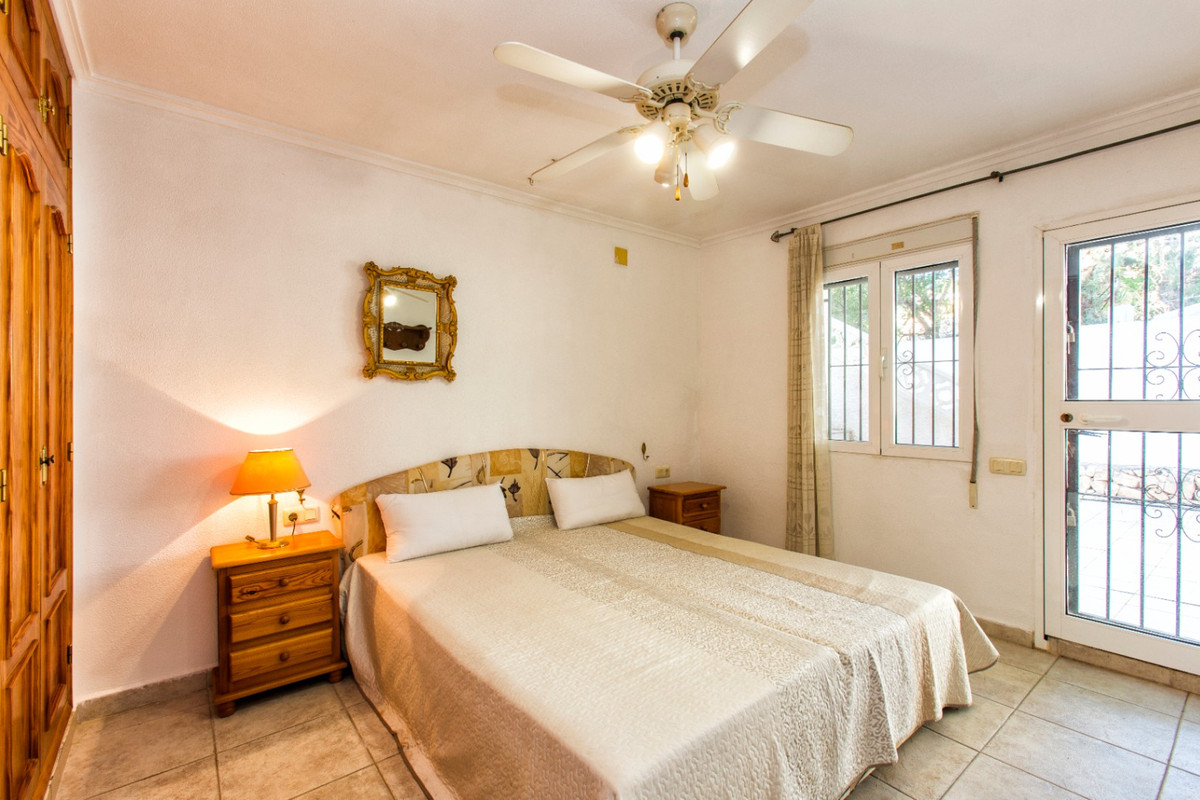 Se vende Villa - Chalet de 4 dormitorios en Costa Blanca, Alicante, España