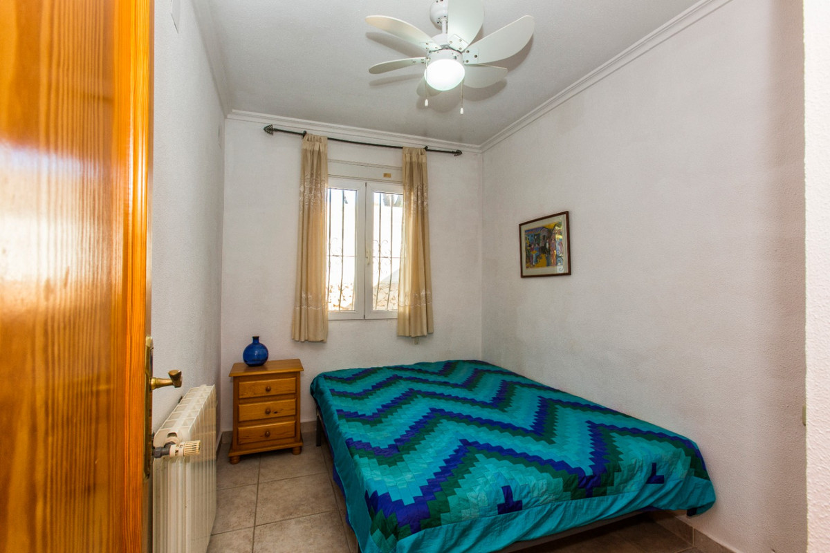 Se vende Villa - Chalet de 4 dormitorios en Costa Blanca, Alicante, España