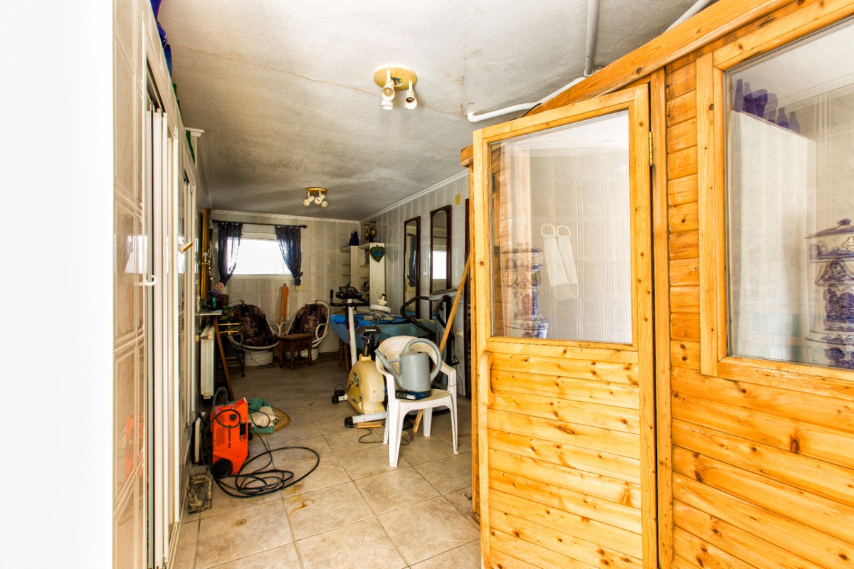 Se vende Villa - Chalet de 4 dormitorios en Costa Blanca, Alicante, España