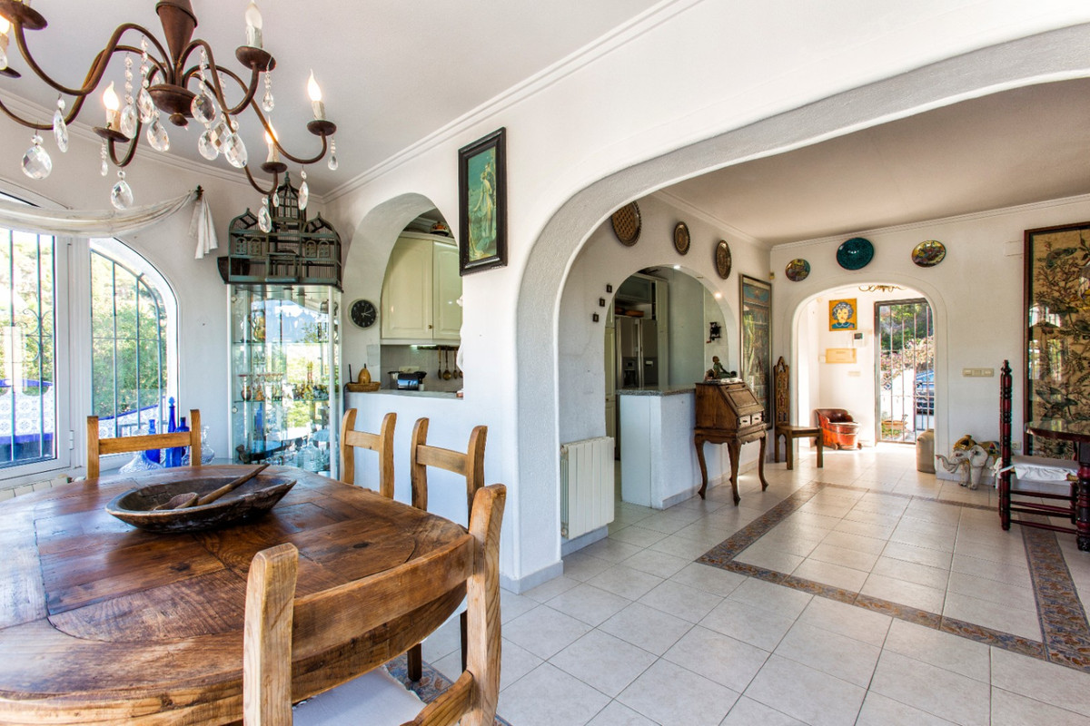 Se vende Villa - Chalet de 4 dormitorios en Costa Blanca, Alicante, España