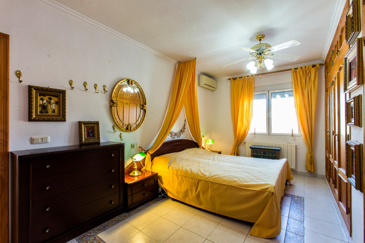Se vende Villa - Chalet de 4 dormitorios en Costa Blanca, Alicante, España