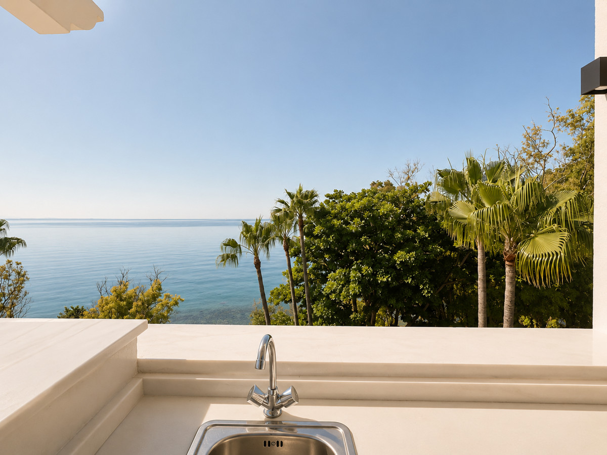 2 Bed Apartment for sale in Estepona Costa Del Sol, Málaga, Spain