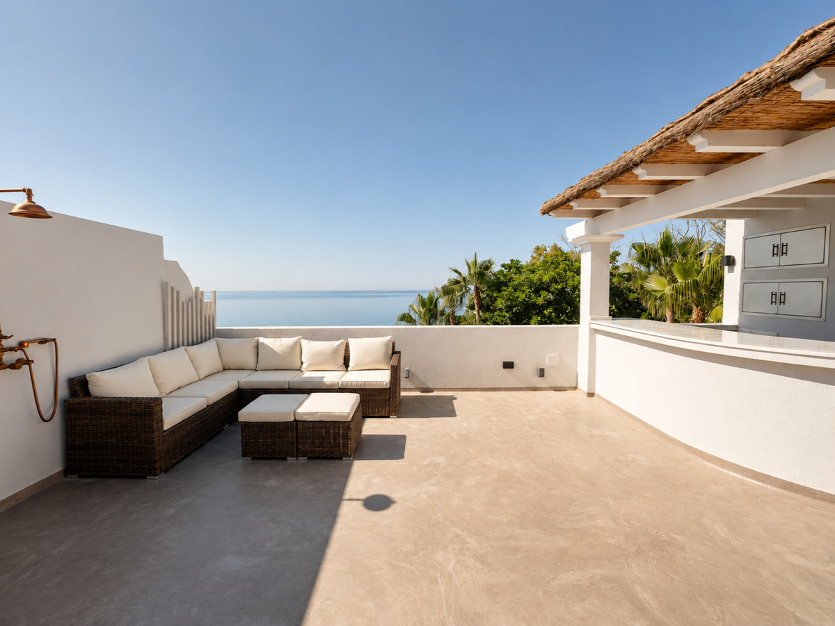 2 Bed Apartment for sale in Estepona Costa Del Sol, Málaga, Spain