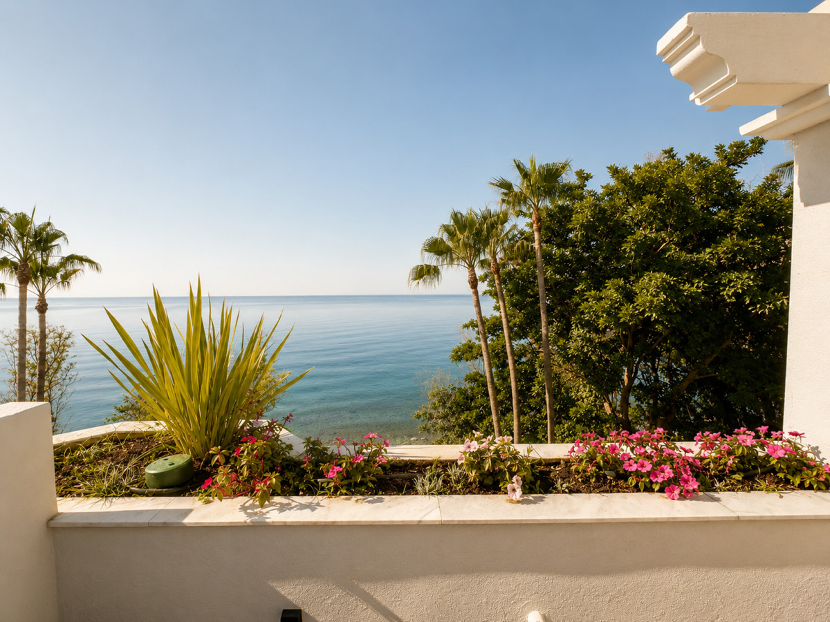2 Bed Apartment for sale in Estepona Costa Del Sol, Málaga, Spain