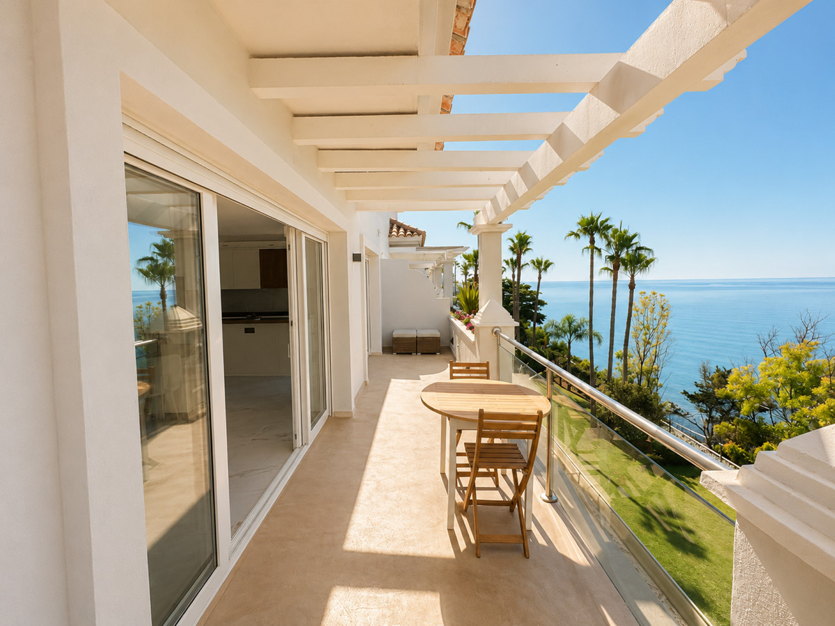 2 Bed Apartment for sale in Estepona Costa Del Sol, Málaga, Spain