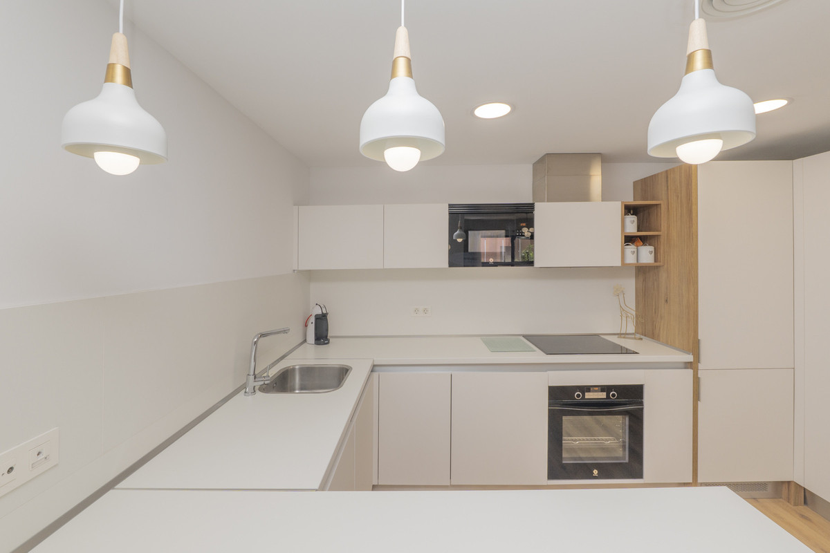 Se vende Apartamento Planta Media de 3 dormitorios en Costa Del Sol, Málaga, España