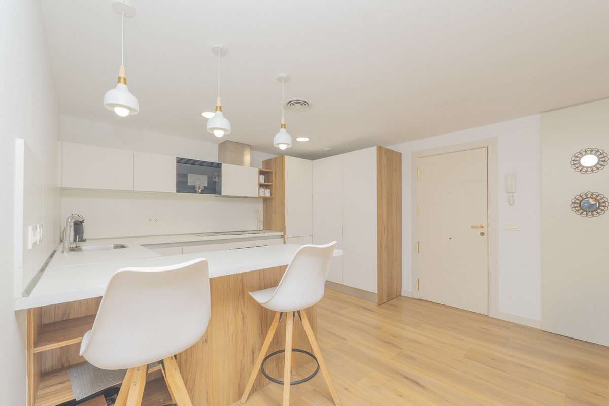 Se vende Apartamento Planta Media de 3 dormitorios en Costa Del Sol, Málaga, España