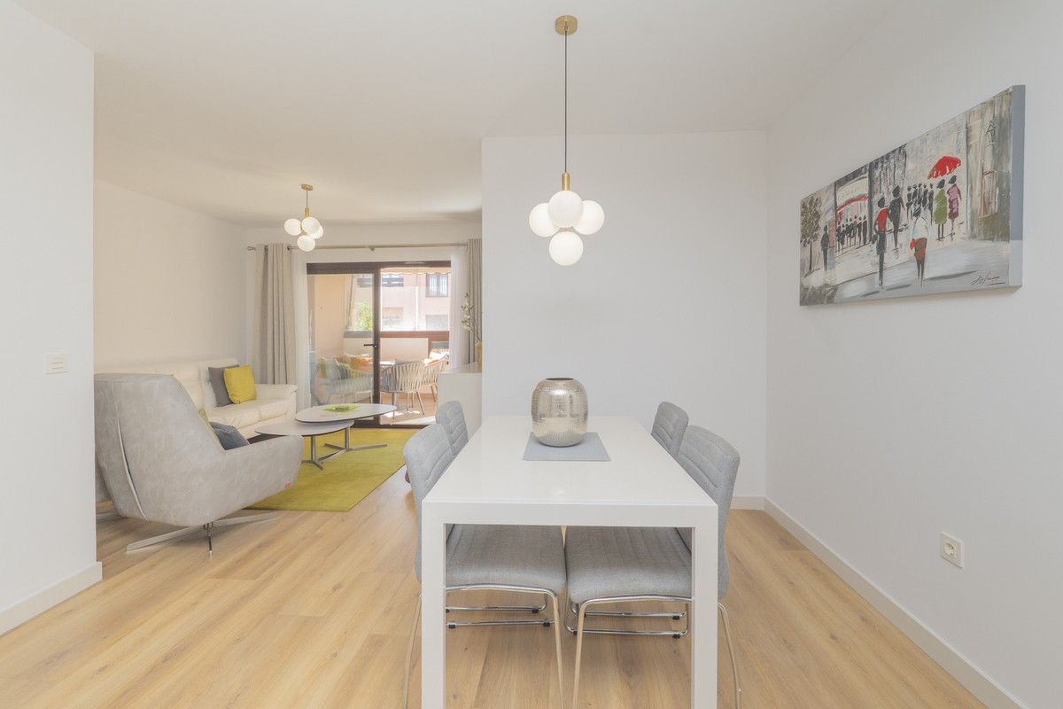 Se vende Apartamento Planta Media de 3 dormitorios en Costa Del Sol, Málaga, España