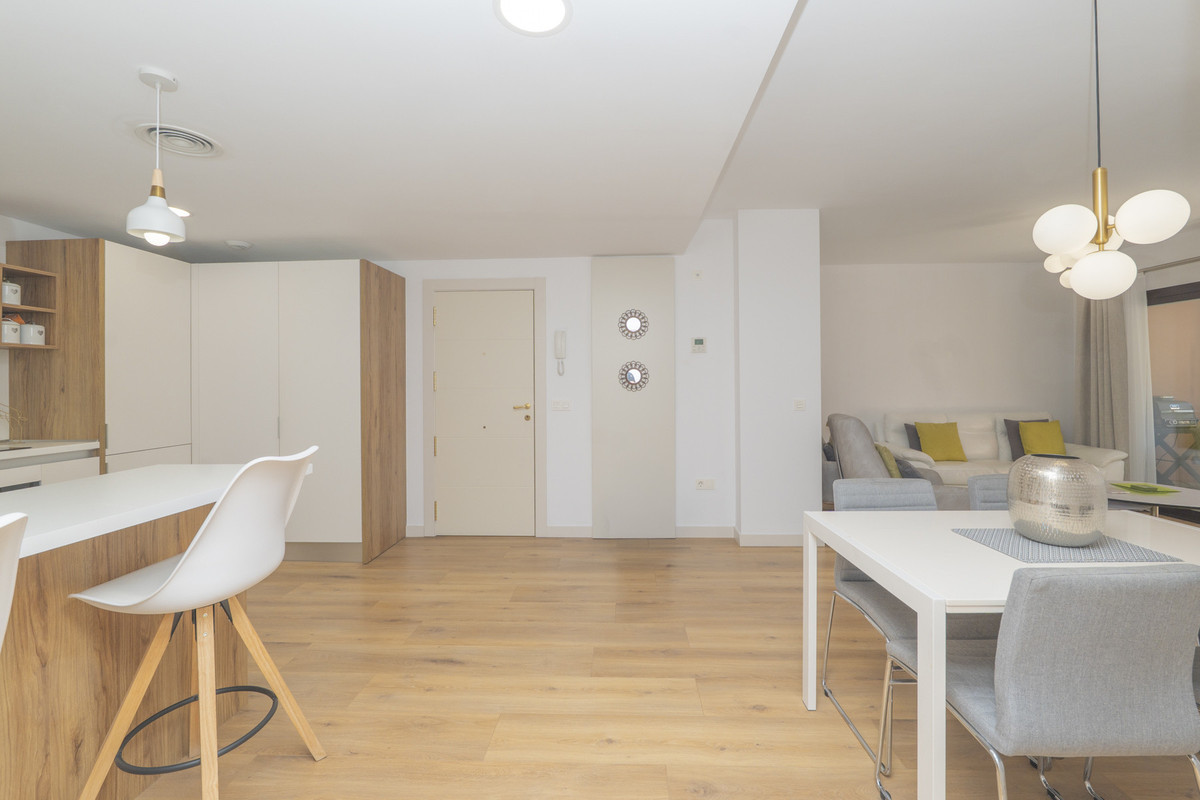 Se vende Apartamento Planta Media de 3 dormitorios en Costa Del Sol, Málaga, España