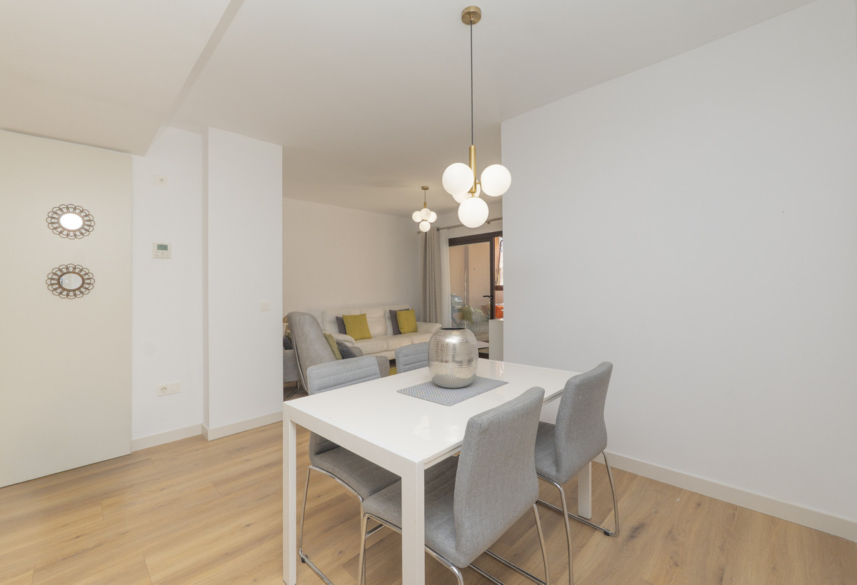 Se vende Apartamento Planta Media de 3 dormitorios en Costa Del Sol, Málaga, España