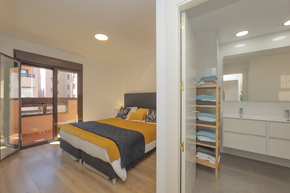 Se vende Apartamento Planta Media de 3 dormitorios en Costa Del Sol, Málaga, España