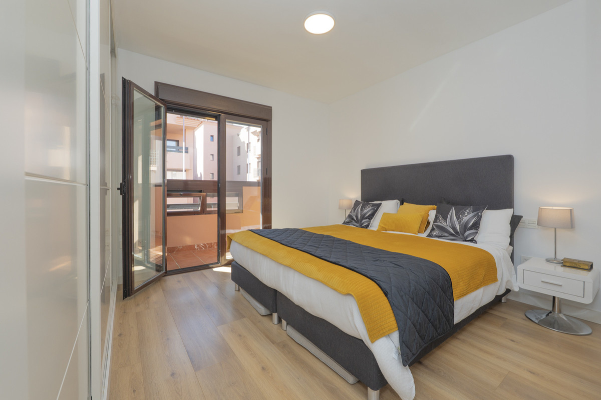 Se vende Apartamento Planta Media de 3 dormitorios en Costa Del Sol, Málaga, España