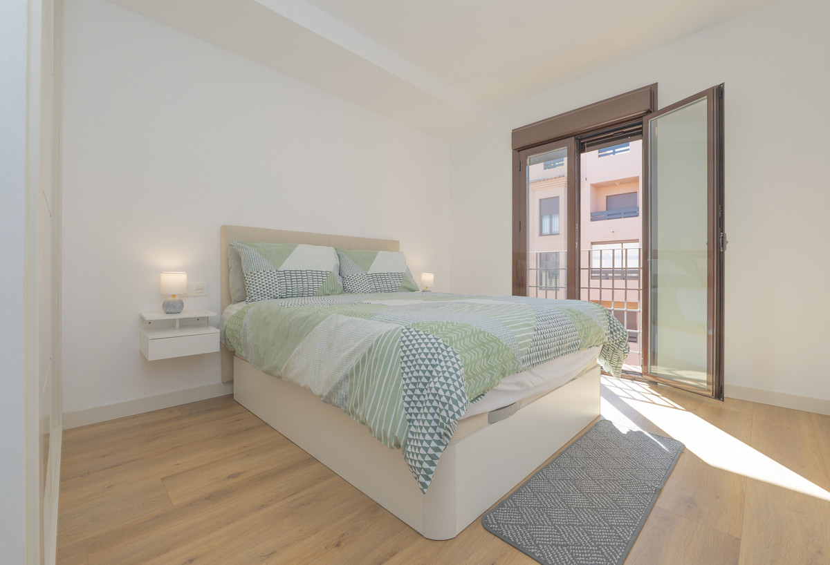 Se vende Apartamento Planta Media de 3 dormitorios en Costa Del Sol, Málaga, España