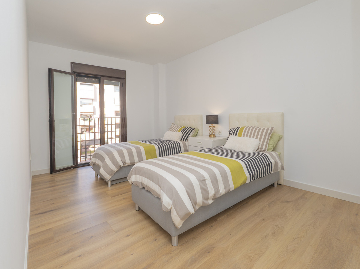 Se vende Apartamento Planta Media de 3 dormitorios en Costa Del Sol, Málaga, España
