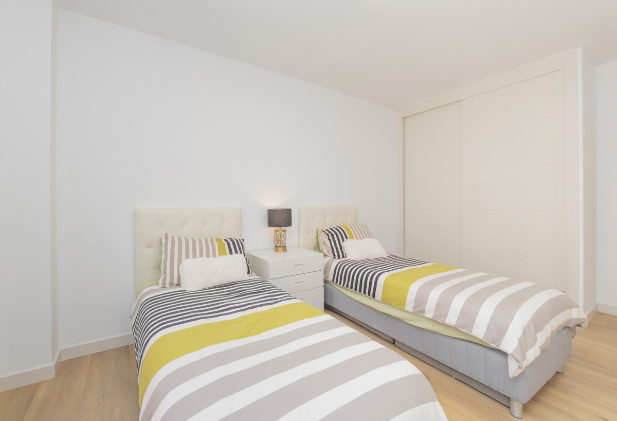 Se vende Apartamento Planta Media de 3 dormitorios en Costa Del Sol, Málaga, España